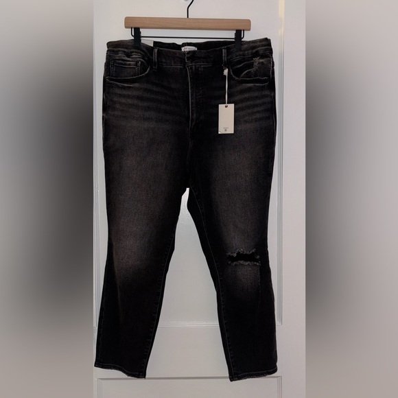 ✨NWT Good American Good Waist Crop Distress Knee - Picture 3 of 11